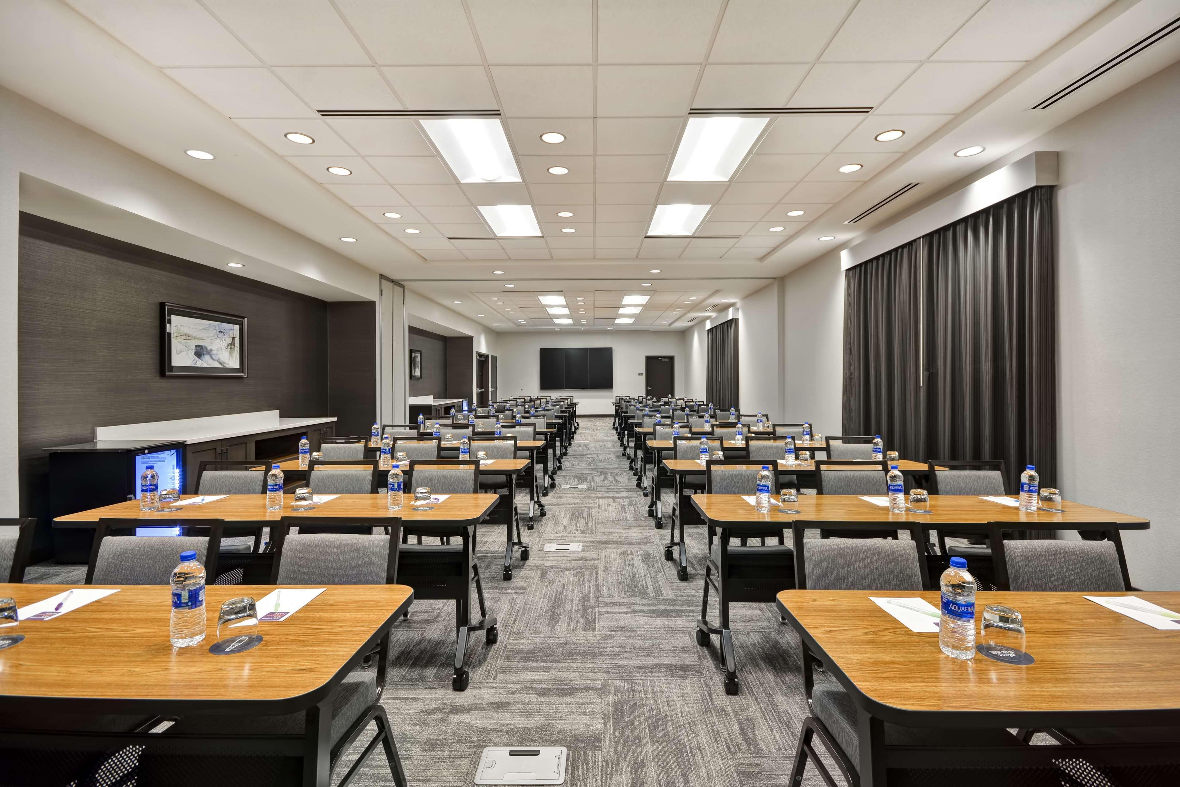 Hyatt Place 3* Fresno